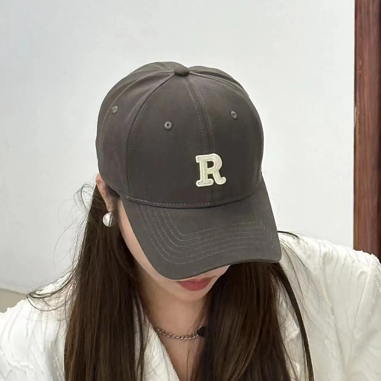 Women R-Letter Baseball Cap Spring Summer Korean Style - Image 4