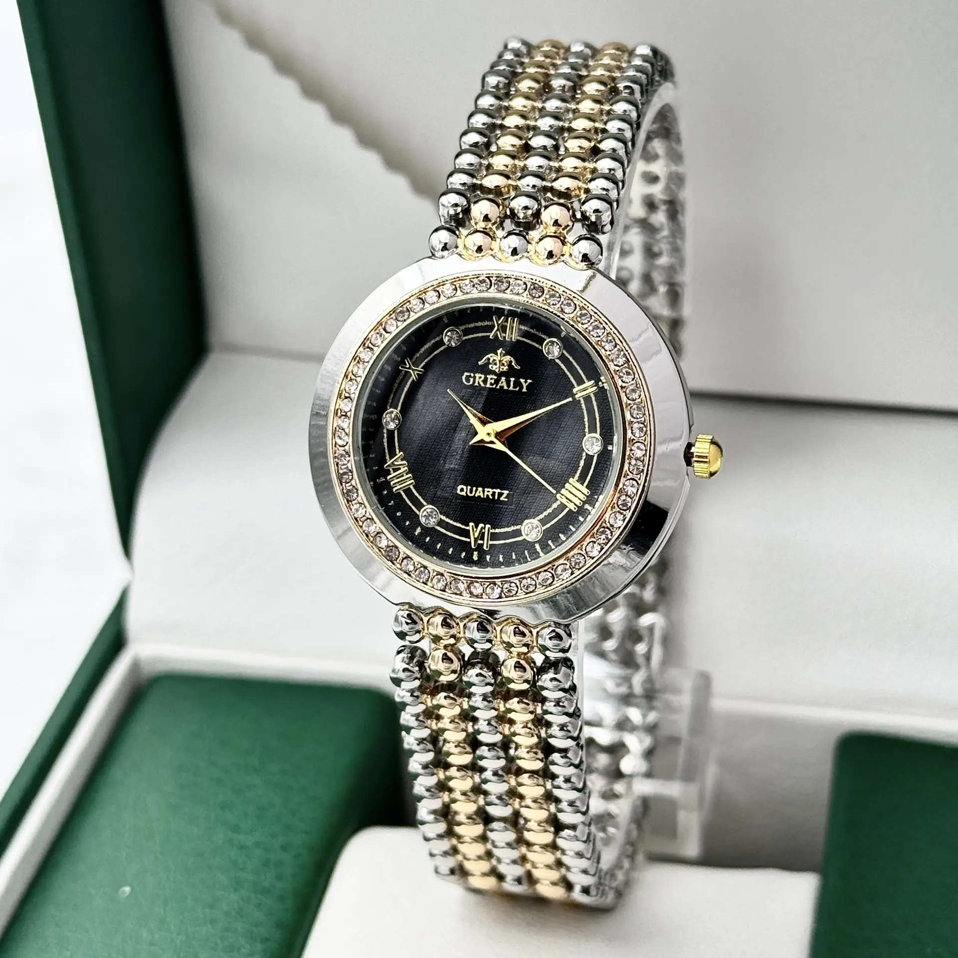 Grealy Export Diamond Watch for Ladies Quartz Bracelet — feature 12