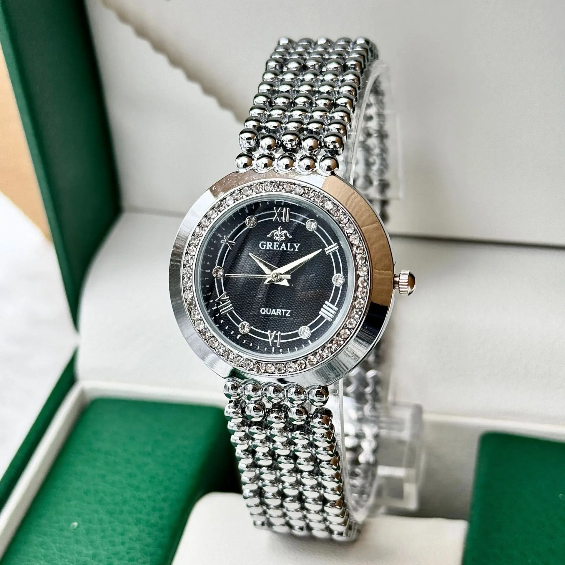 Grealy Export Diamond Watch for Ladies Quartz Bracelet — feature 16