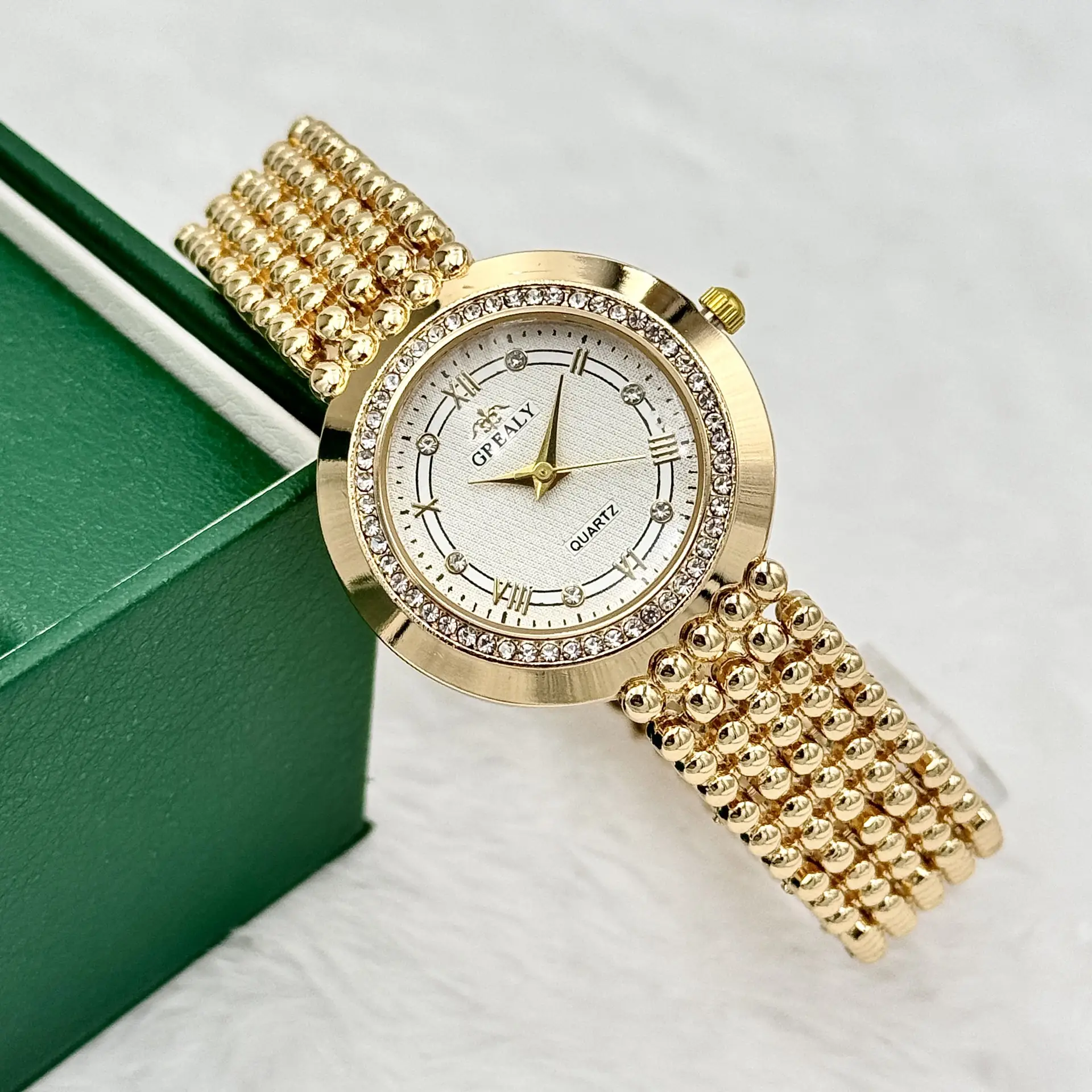 Grealy Export Diamond Watch for Ladies Quartz Bracelet — feature 5