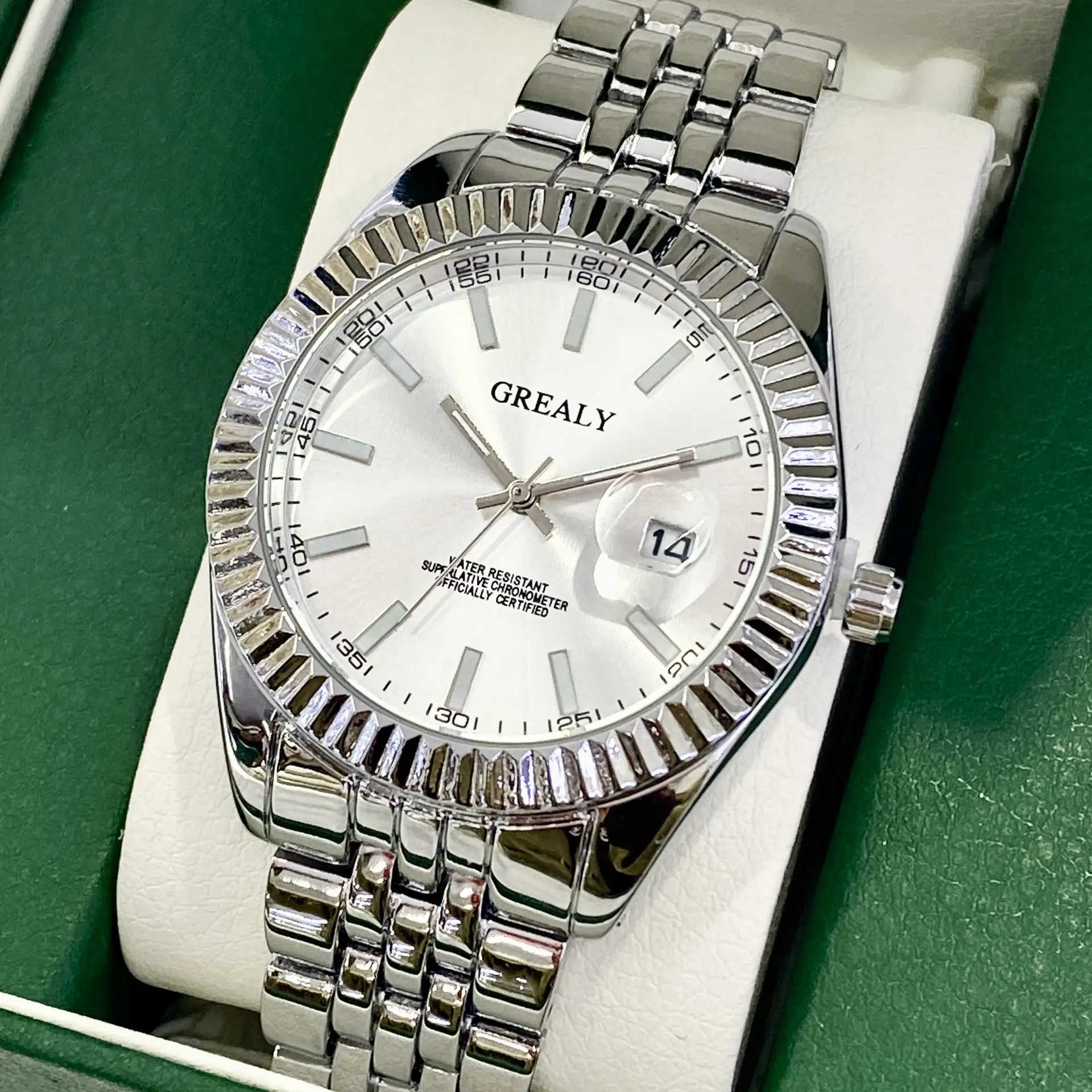 Grealy Men's Black Dial Quartz Watch with Gold Steel Band — feature 17