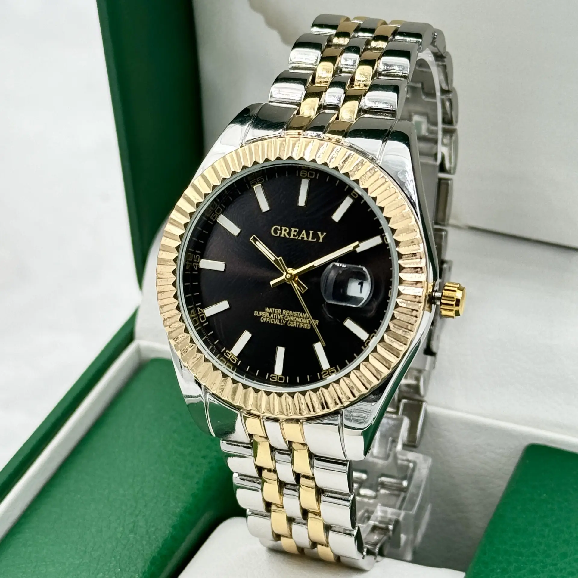Grealy Men's Black Dial Quartz Watch with Gold Steel Band — feature 4