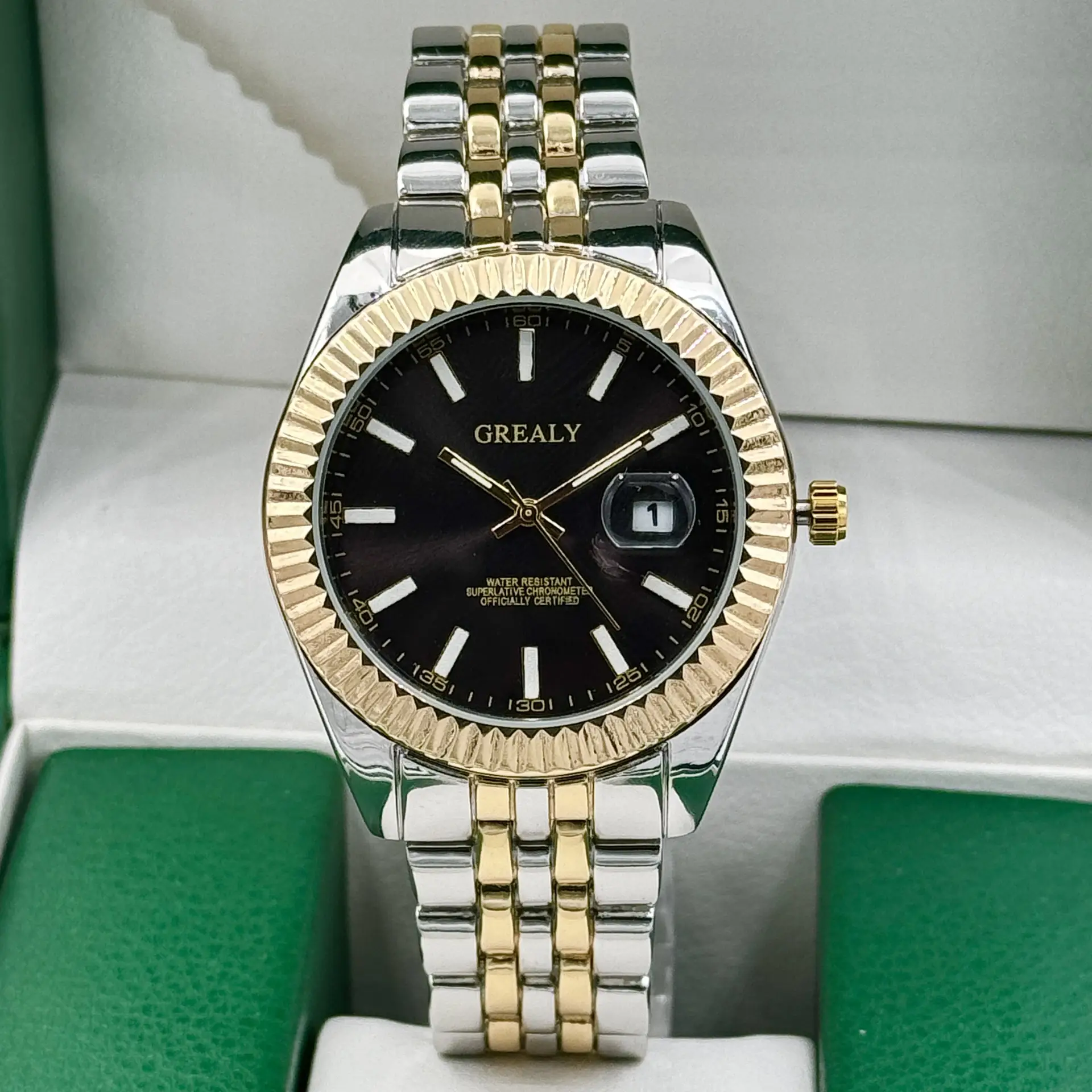 Grealy Men's Black Dial Quartz Watch with Gold Steel Band — feature 5
