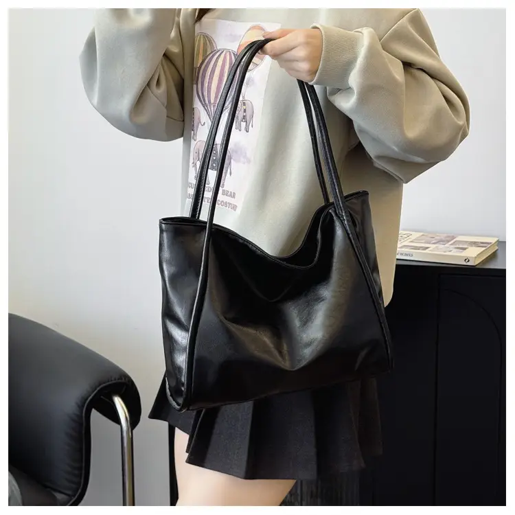 Women's Black Leather Shoulder Bag Large Capacity 2024 — feature 17