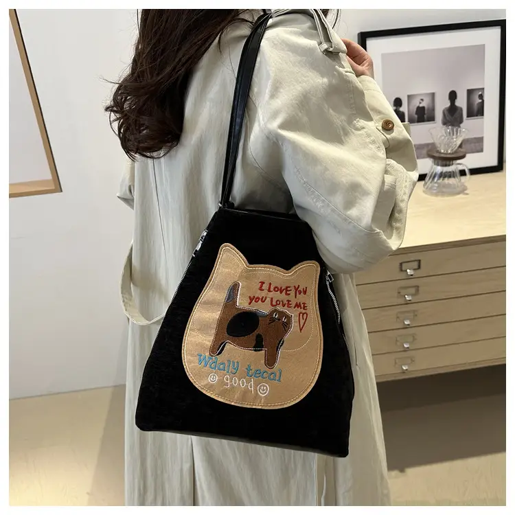 Cute Girl Large Capacity Shoulder Bag for Women 2025 — feature 16