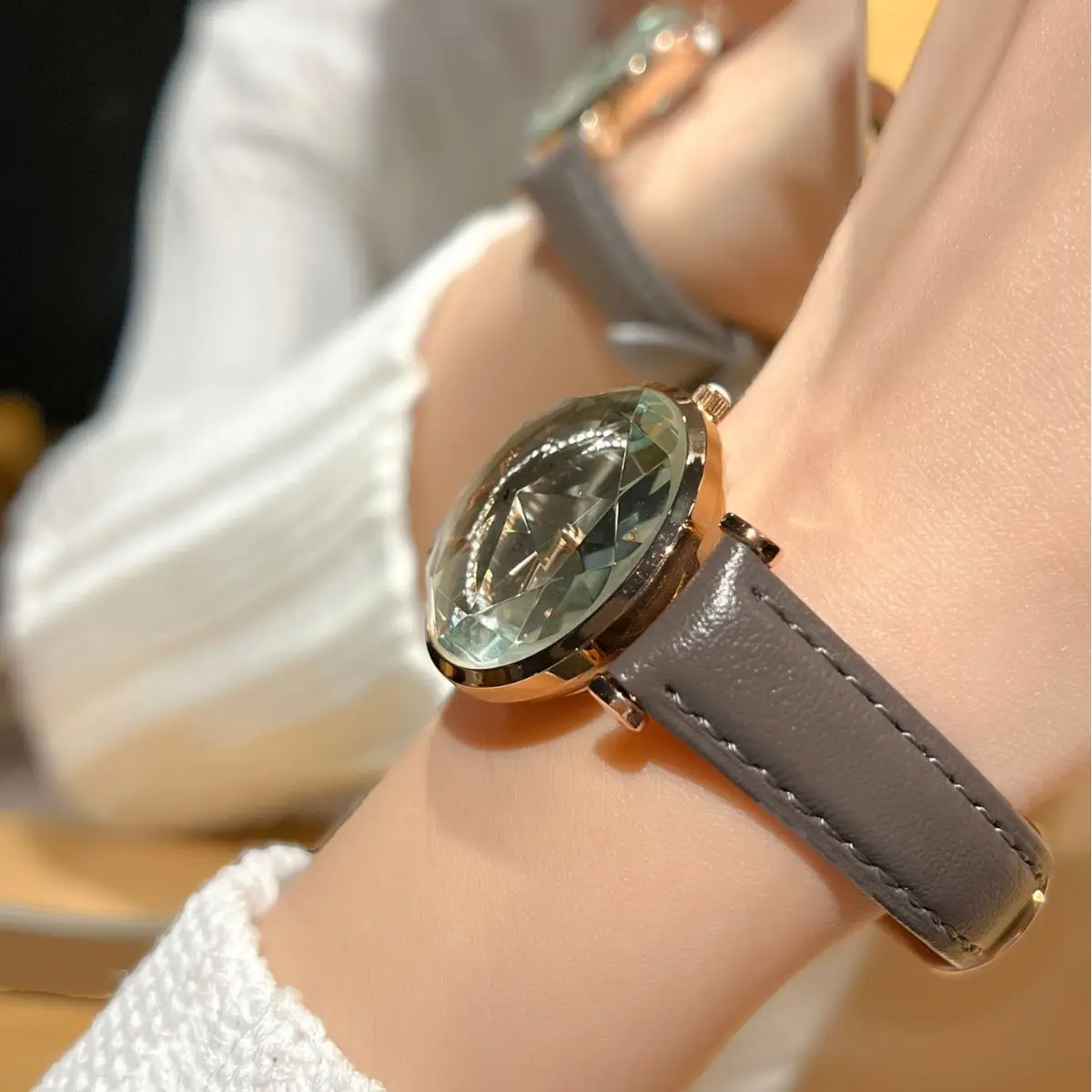 Women's Cut Mirror Diamond Glass Ferris Wheel Watch - Image 7