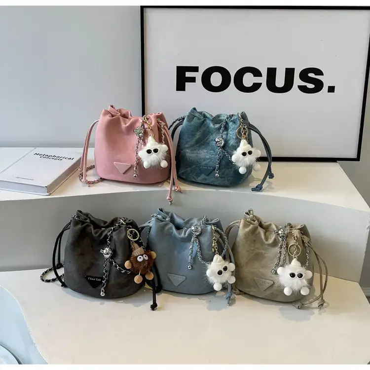 Women's Blue Chain Shoulder Bag with Flower Decor — feature 15