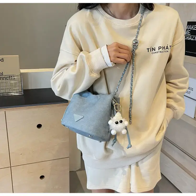 Women's Blue Chain Shoulder Bag with Flower Decor — feature 30
