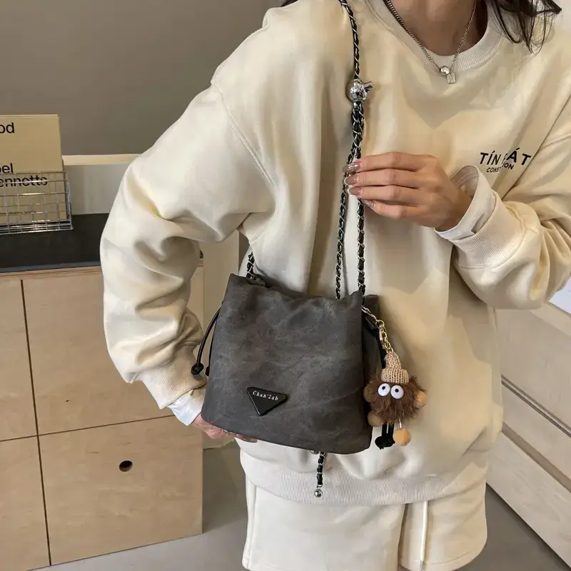 Women's Blue Chain Shoulder Bag with Flower Decor - Image 5