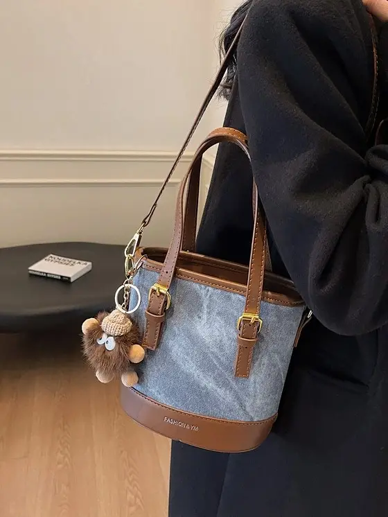 Women's Cross-Brand Canvas Shoulder Bag Brown Gold