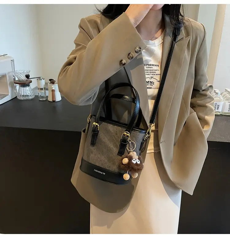Women's Cross-Brand Canvas Shoulder Bag Brown Gold — feature 11