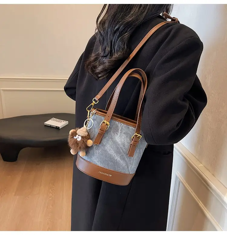 Women's Cross-Brand Canvas Shoulder Bag Brown Gold — feature 12