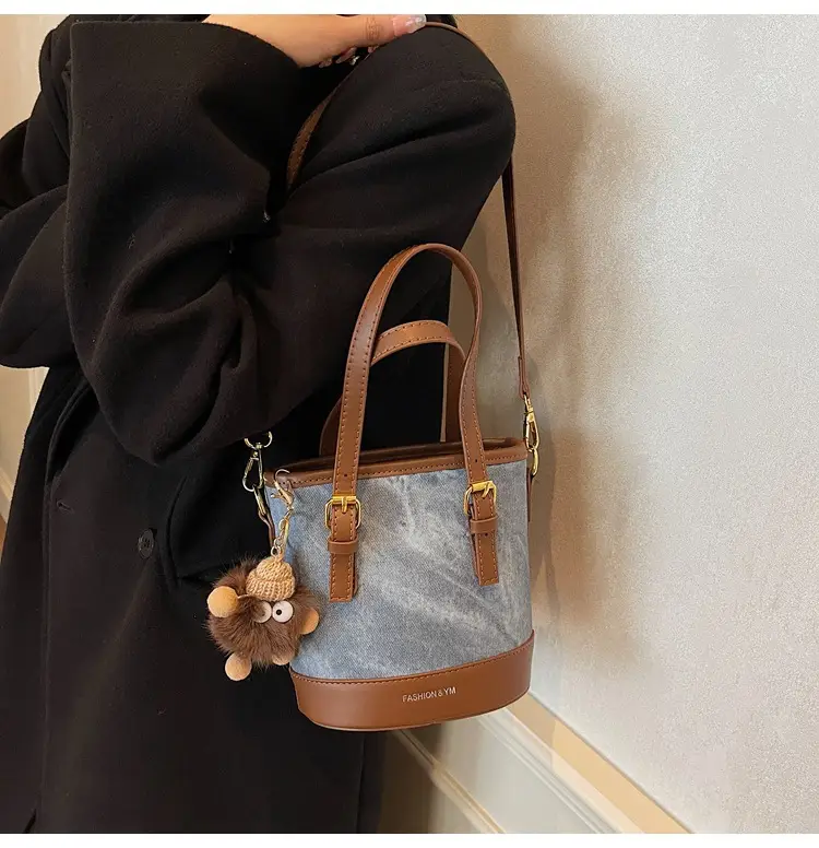 Women's Cross-Brand Canvas Shoulder Bag Brown Gold — feature 13