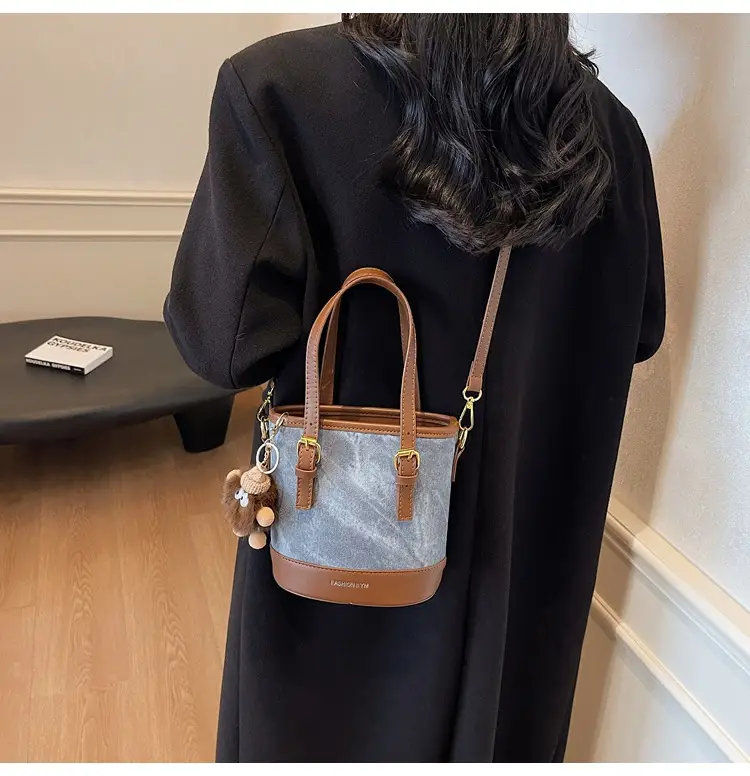 Women's Cross-Brand Canvas Shoulder Bag Brown Gold — feature 14