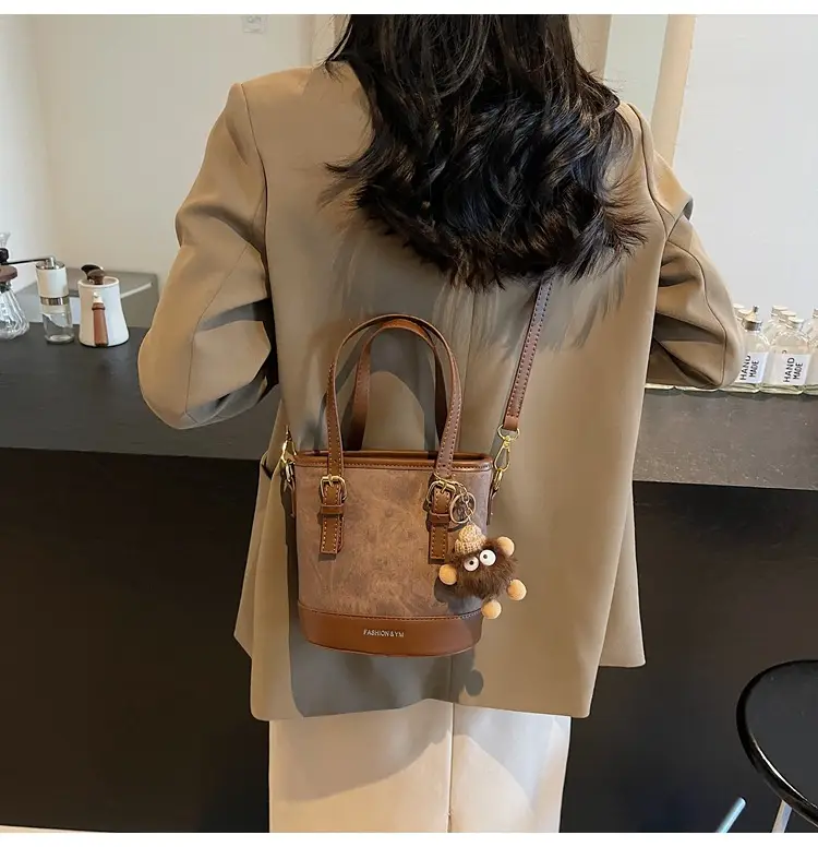 Women's Cross-Brand Canvas Shoulder Bag Brown Gold — feature 17