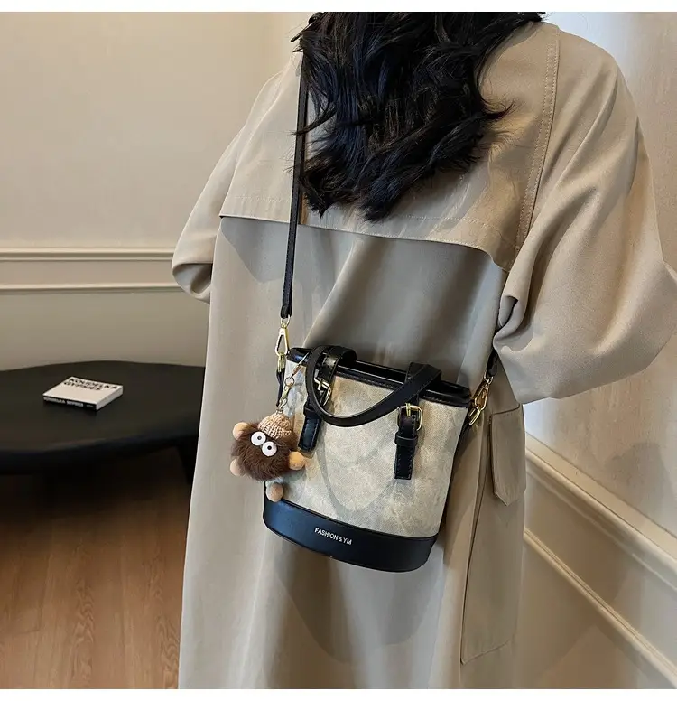 Women's Cross-Brand Canvas Shoulder Bag Brown Gold — feature 22