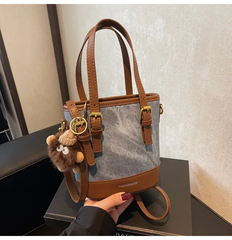 Women's Cross-Brand Canvas Shoulder Bag Brown Gold — feature 25