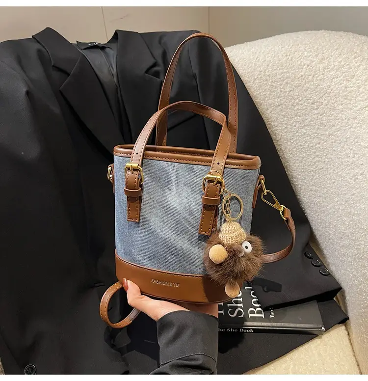 Women's Cross-Brand Canvas Shoulder Bag Brown Gold — feature 26