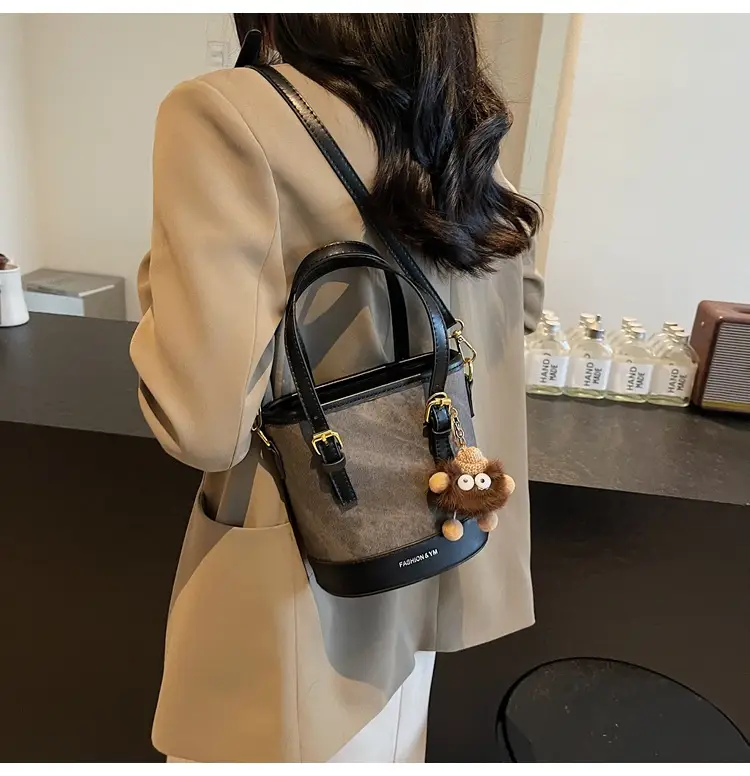 Women's Cross-Brand Canvas Shoulder Bag Brown Gold — feature 8