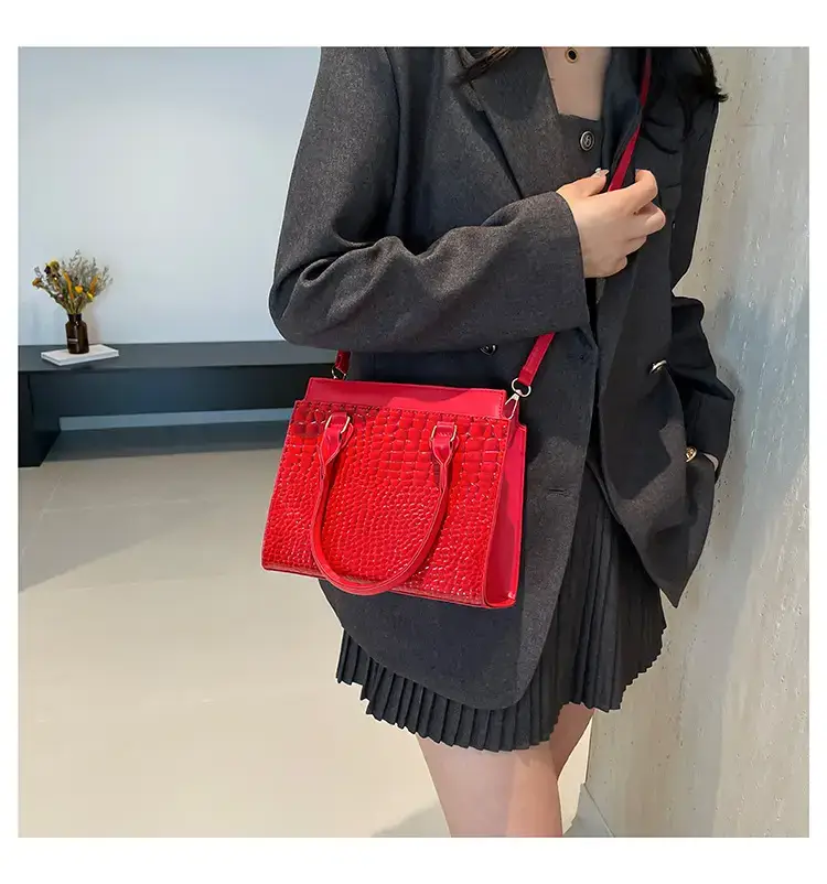 Black Croc Leather Handbag for Women Large Capacity — feature 12