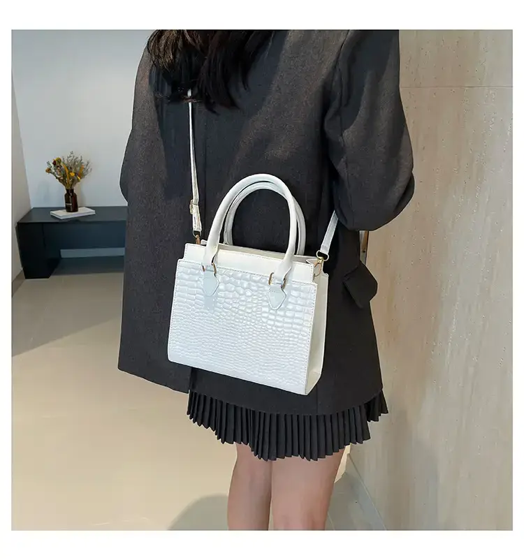 Black Croc Leather Handbag for Women Large Capacity — feature 9