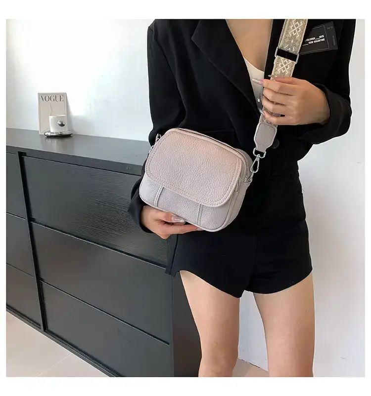 Black Korean Style Crossbody Bag for Women 2024 — feature 19