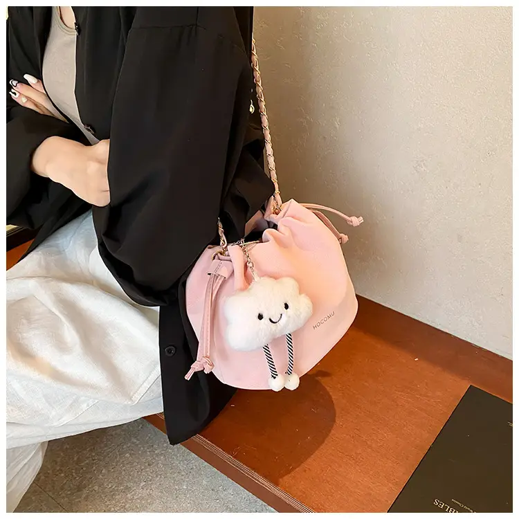 Women Retro Frosted Chain Bucket Bag Cream — feature 19