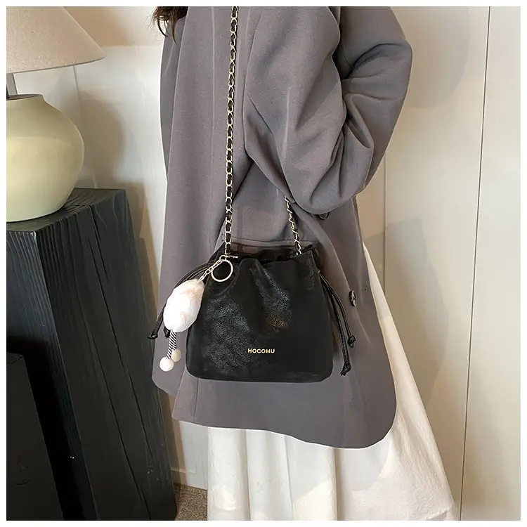 Women Retro Frosted Chain Bucket Bag Cream — feature 25