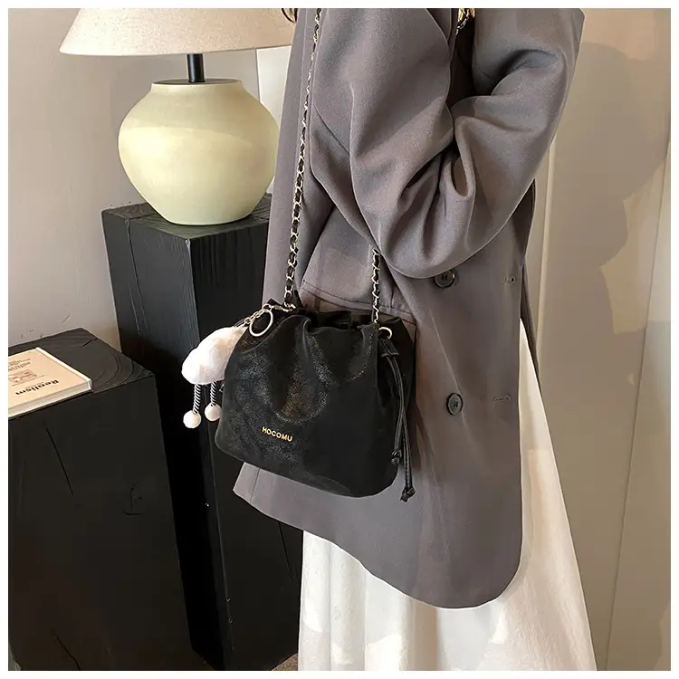 Women Retro Frosted Chain Bucket Bag Cream — feature 26