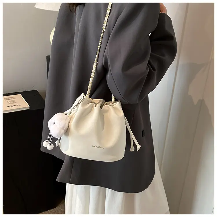 Women Retro Frosted Chain Bucket Bag Cream — feature 34
