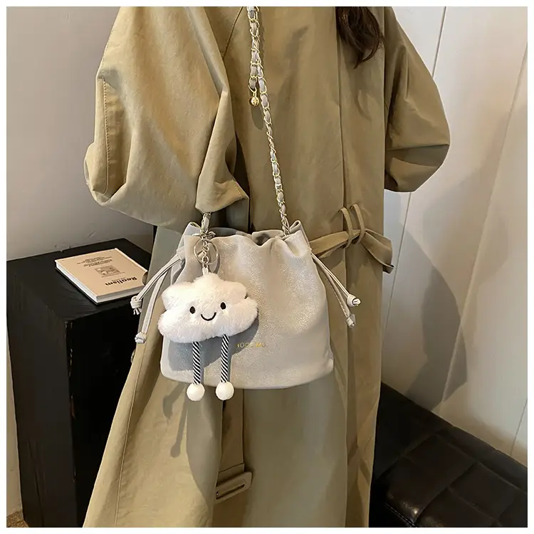 Women Retro Frosted Chain Bucket Bag Cream — feature 39