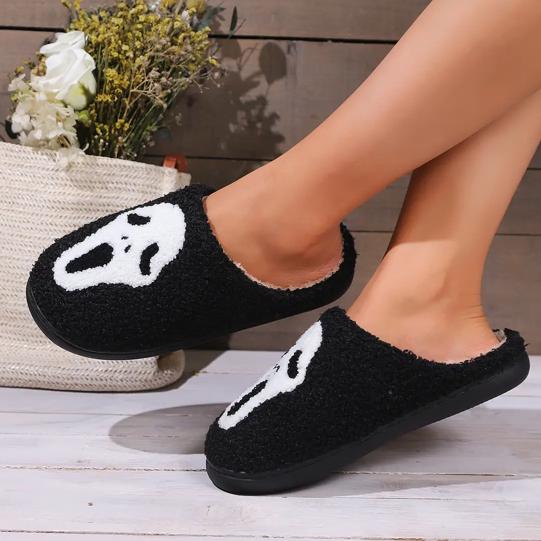 Cross-border wholesale and foreign trade hot Halloween new cotton slippers for men and women home winter skull screaming cotton slippers — feature 4