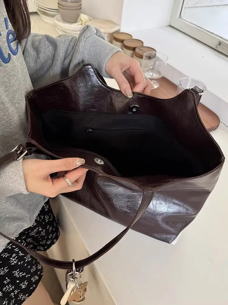 Black Large Capacity Women's Shoulder Bag 2026 - Image 7