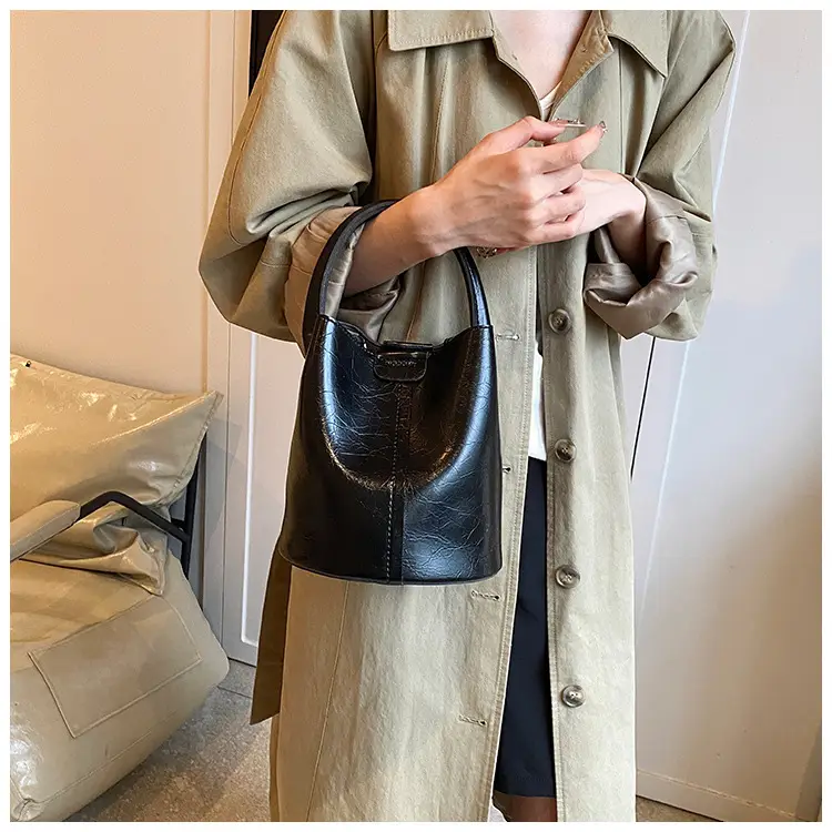 Women's Silver Crossbody Bag 2025 Fashion — feature 16