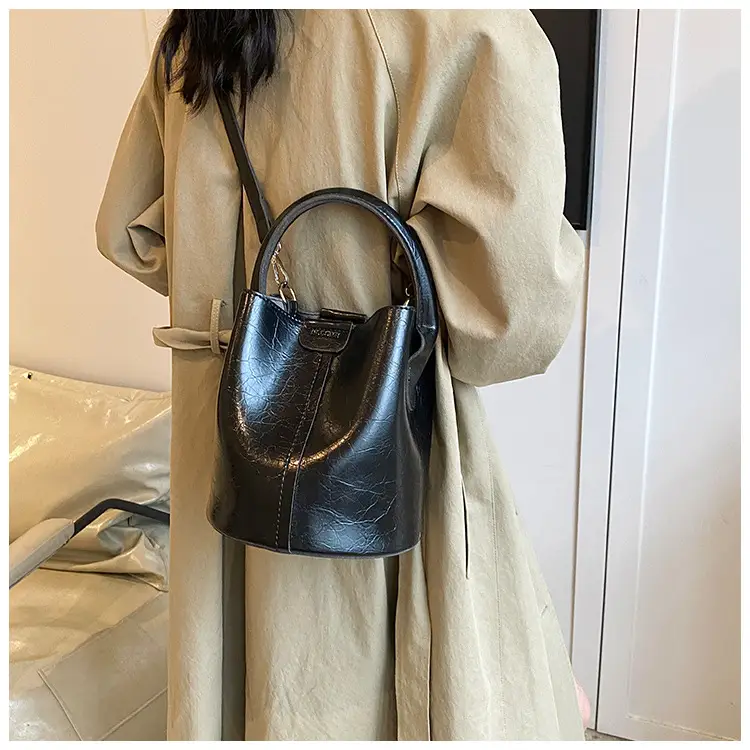 Women's Silver Crossbody Bag 2025 Fashion — feature 19