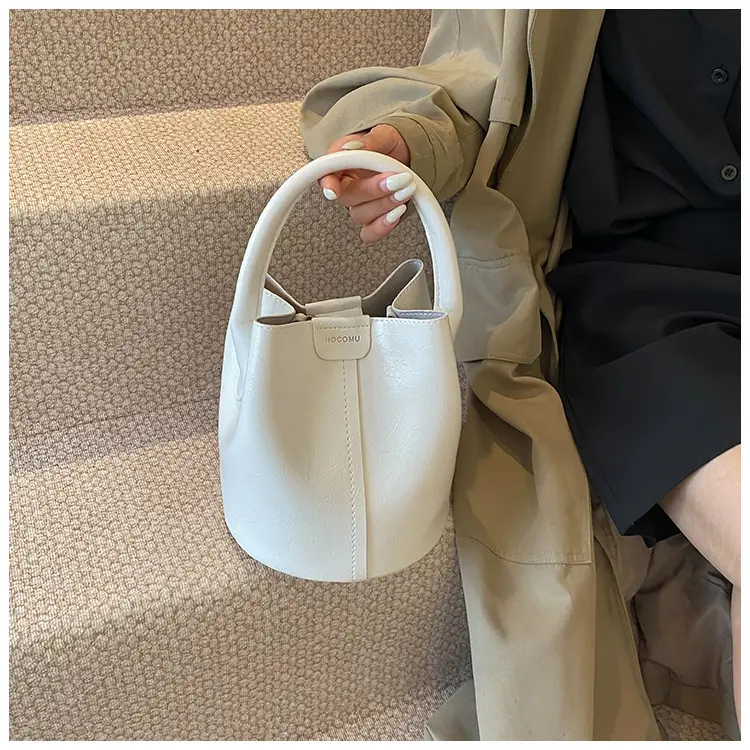 Women's Silver Crossbody Bag 2025 Fashion — feature 24
