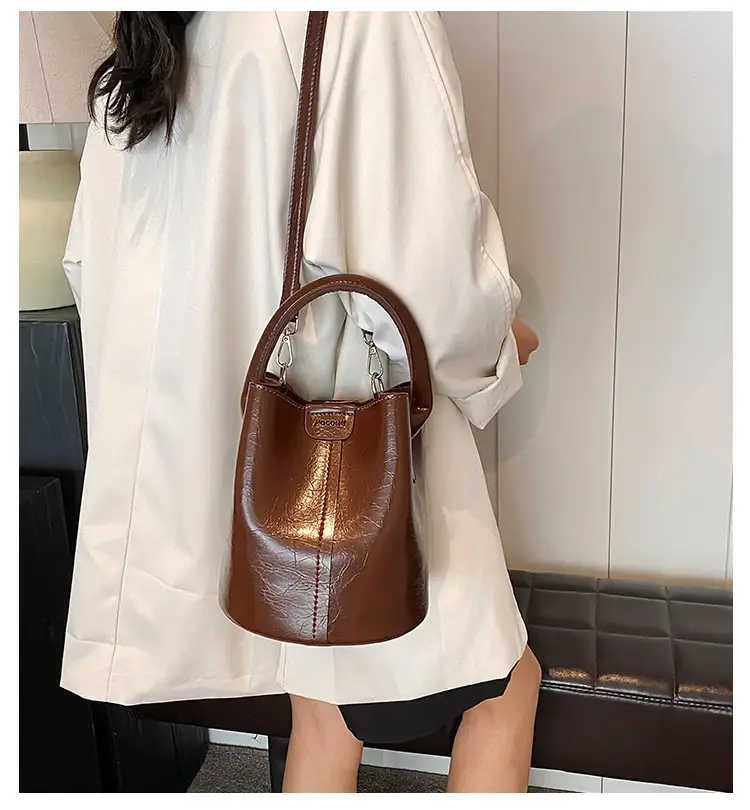 Women's Silver Crossbody Bag 2025 Fashion — feature 3