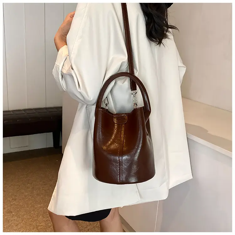 Women's Silver Crossbody Bag 2025 Fashion — feature 31