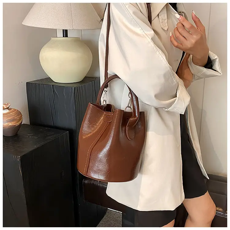Women's Silver Crossbody Bag 2025 Fashion — feature 32