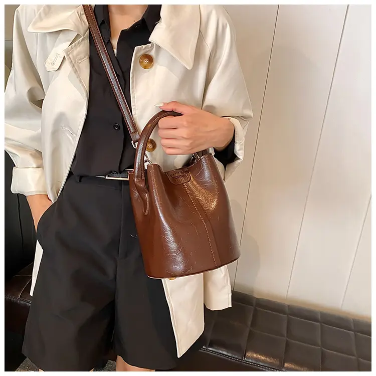Women's Silver Crossbody Bag 2025 Fashion — feature 33