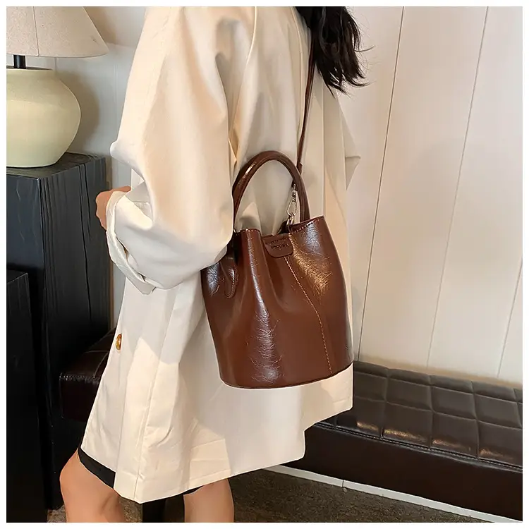 Women's Silver Crossbody Bag 2025 Fashion — feature 34