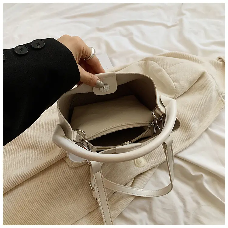 Women's Silver Crossbody Bag 2025 Fashion — feature 37