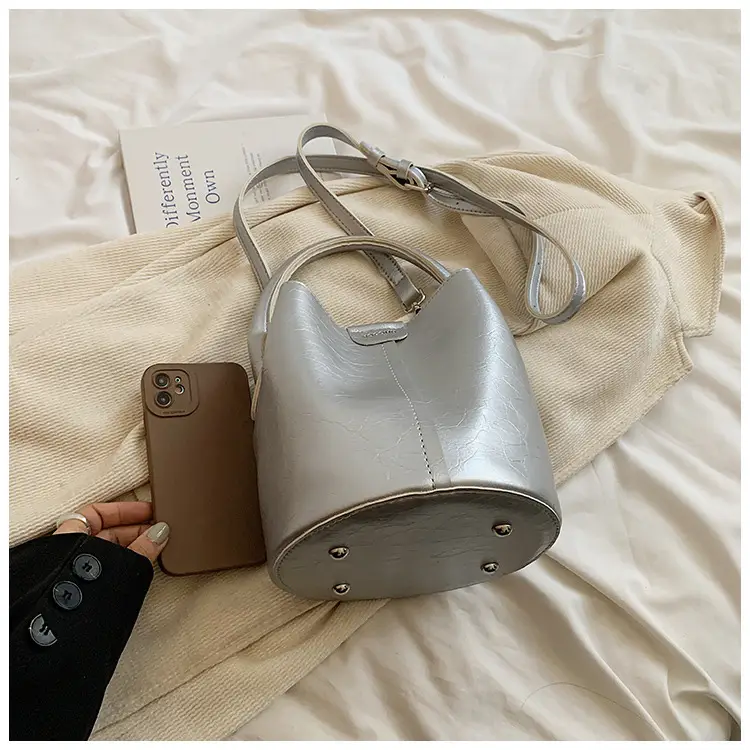 Women's Silver Crossbody Bag 2025 Fashion — feature 39