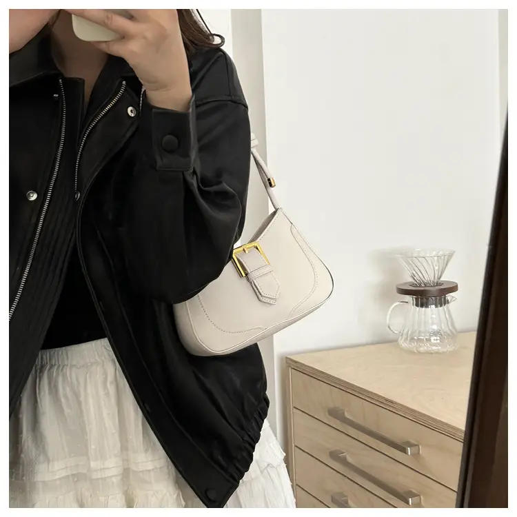 Brown Vintage Belt Shoulder Bag for Women — feature 15