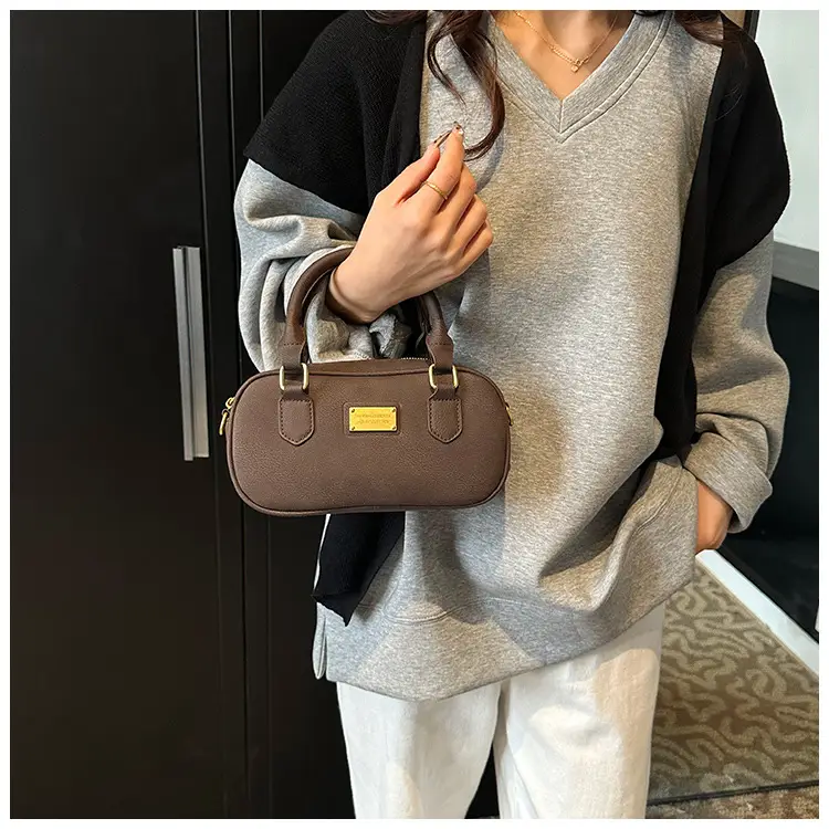 Women's Brown Leather Shoulder Bag 2024 — feature 11