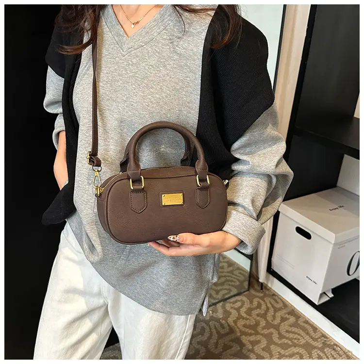 Women's Brown Leather Shoulder Bag 2024 — feature 12