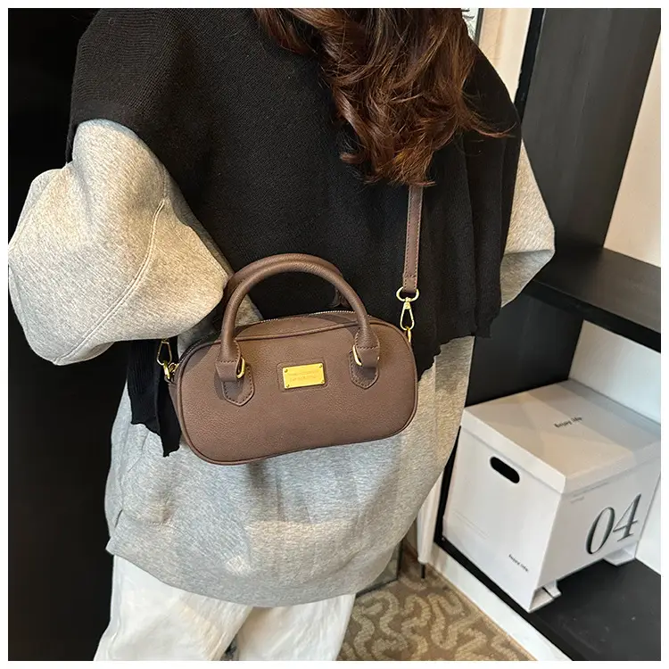 Women's Brown Leather Shoulder Bag 2024 — feature 13