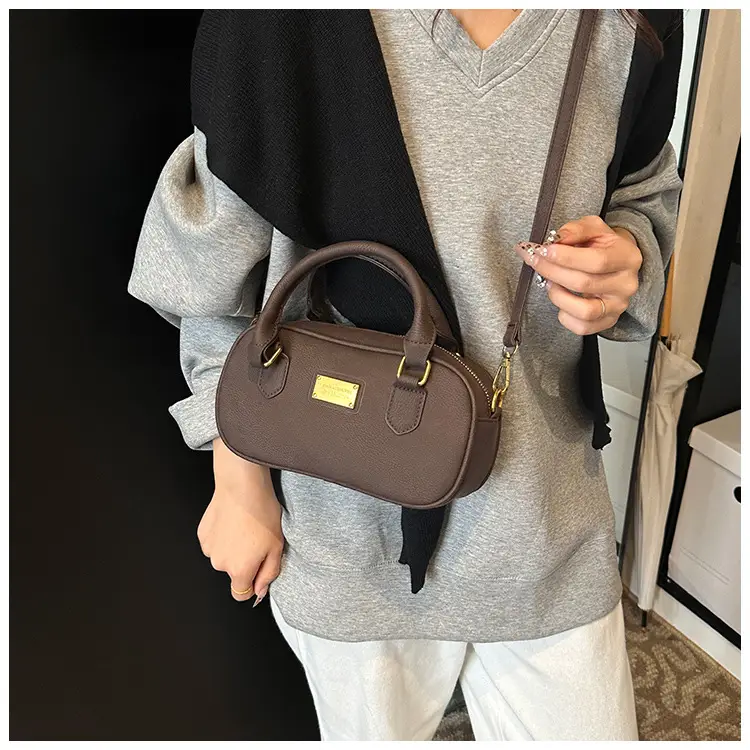 Women's Brown Leather Shoulder Bag 2024 — feature 14
