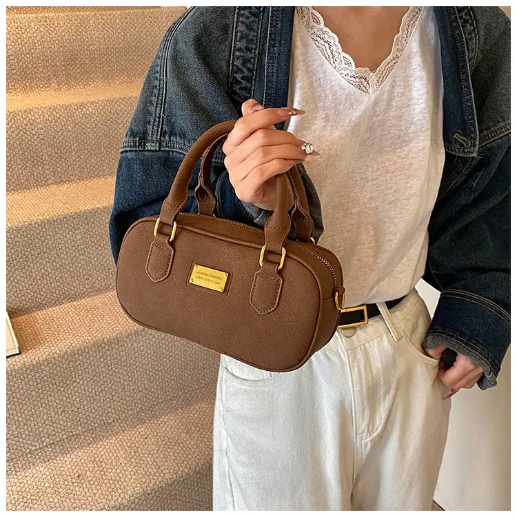 Women's Brown Leather Shoulder Bag 2024 — feature 15