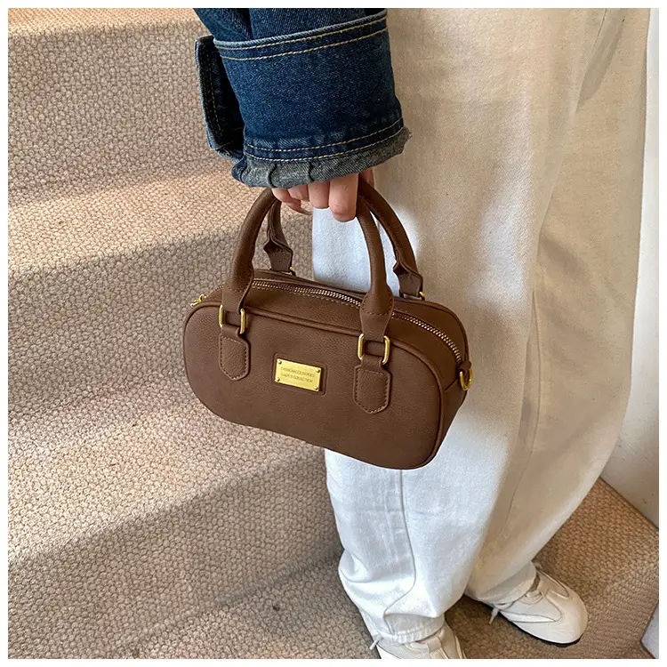 Women's Brown Leather Shoulder Bag 2024 — feature 16